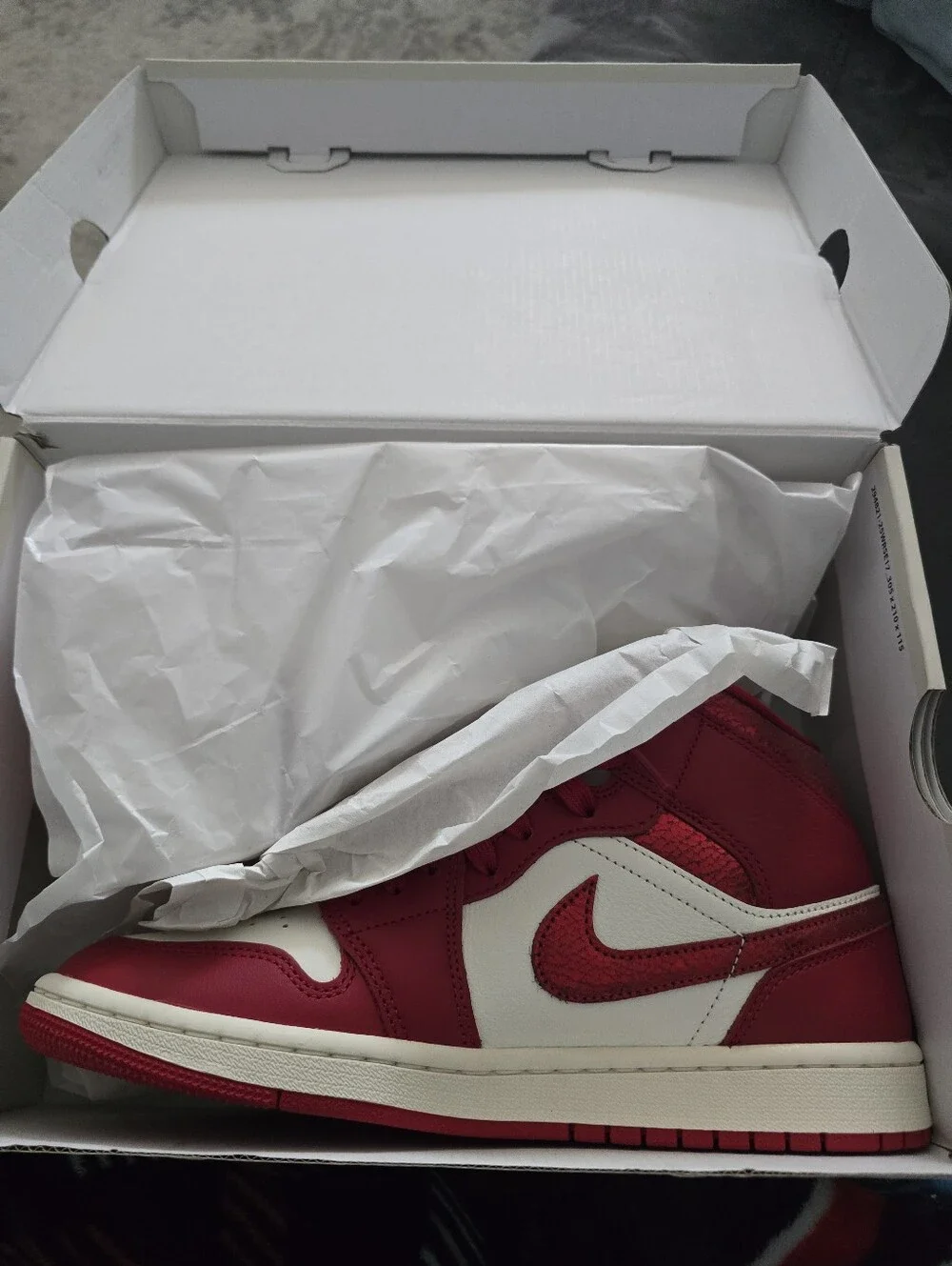 New Air Jordan 1 Mid SE Women's Size 10